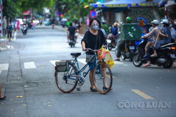 sau nhieu ngay vang lang pho hang ma bat ngo dong khach mua do trung thu hinh 12