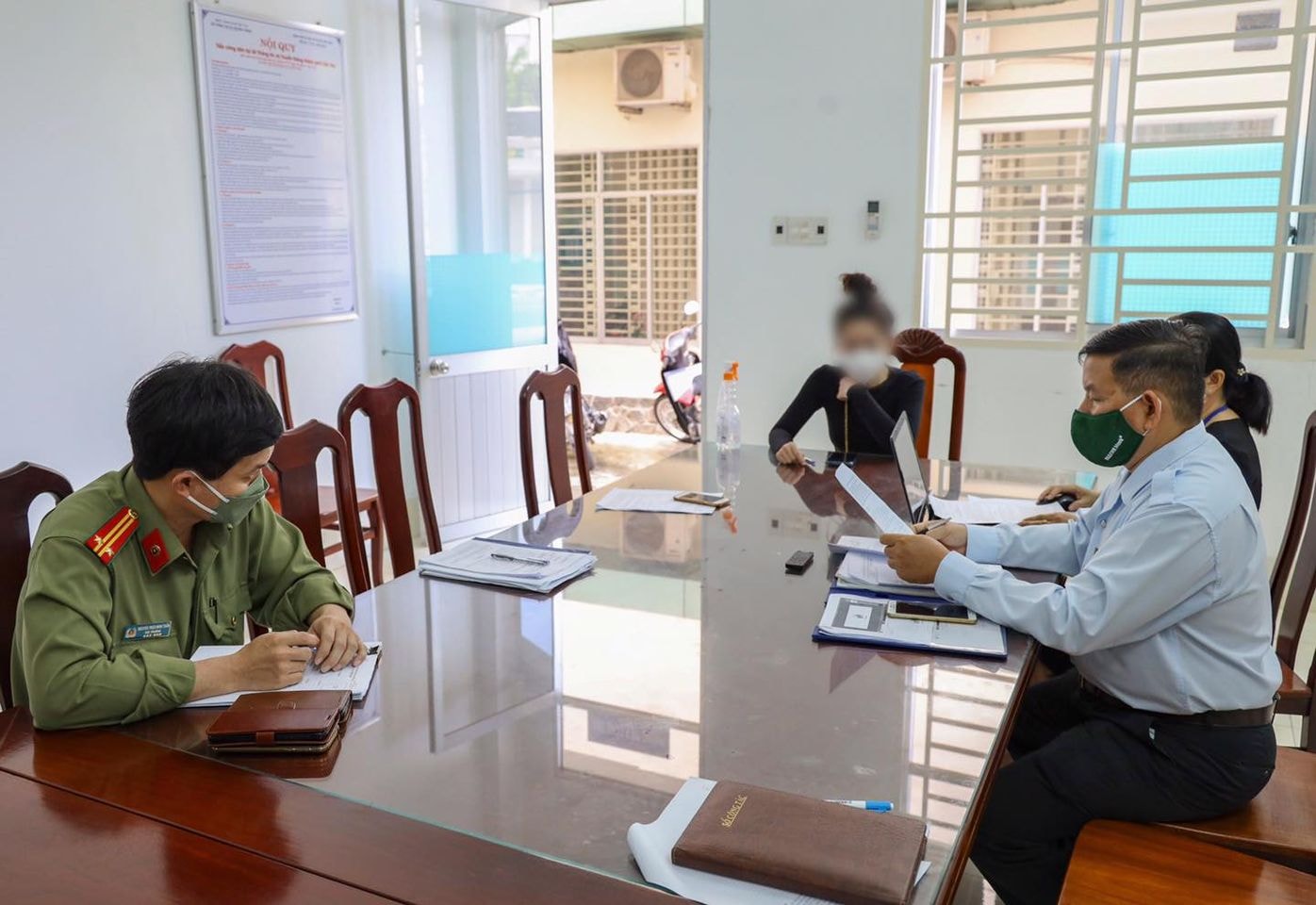 xu phat mot tai khoan facebook vi dang thong tin sai su that ve tiem vaccine hinh 1