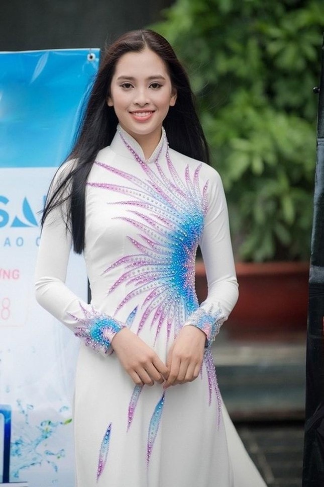 tieu vy tung bi gach ten khoi vong so tuyen hoa hau hinh 2