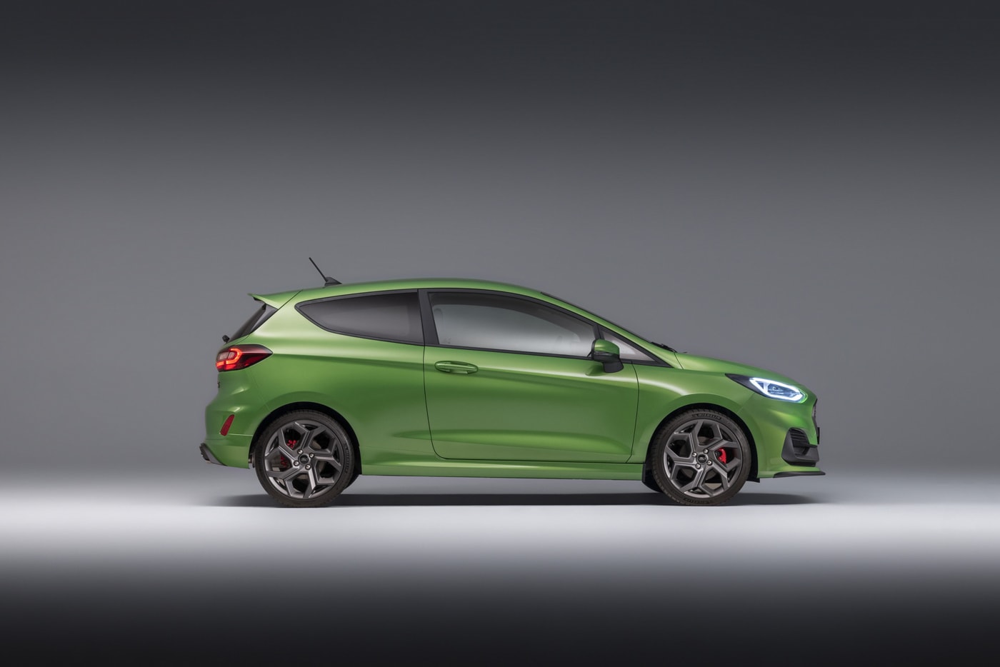 ford fiesta 2022 ra mat phien ban moi voi dien mao tre trung nang dong gia tu 523 trieu dong hinh 2