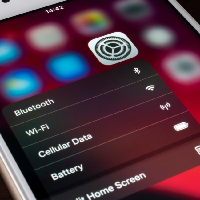 hacker co the loi dung tinh nang ket noi wi fi tu dong de danh cap du lieu iphone hinh 1