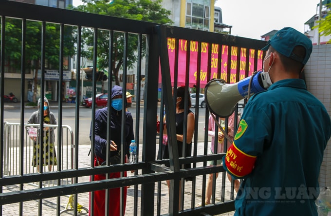 xep hang mua banh trung thu cho hon 2 tieng dong ho den luot da het banh hinh 14