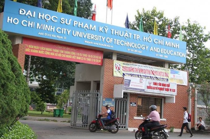 giang vien xin loi sau vu duoi sinh vien khoi lop hoc online hinh 1