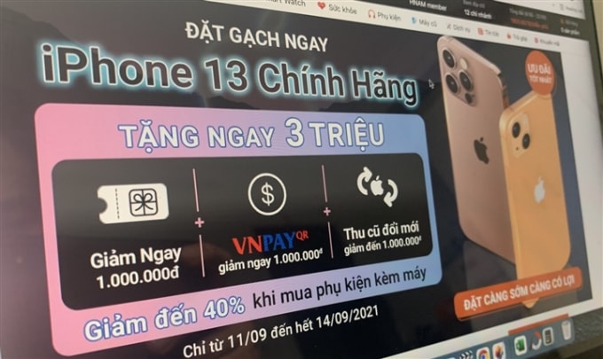vi sao nhieu dai ly o viet nam bat ngo ngung nhan dat coc iphone 13 hinh 1