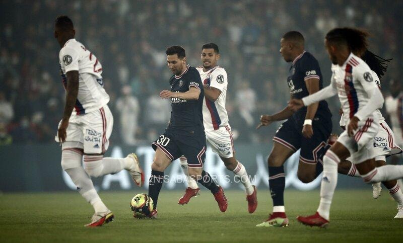 vi sao messi chua the toa sang o paris saint germain hinh 2