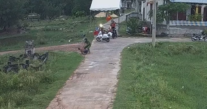 khoi to doi tuong thong chot kiem dich chong nguoi thi hanh cong vu hinh 1