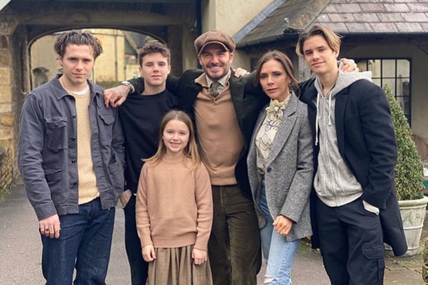 romeo beckham chinh thuc debut tren san co noi nghiep nguoi cha david beckham hinh 1