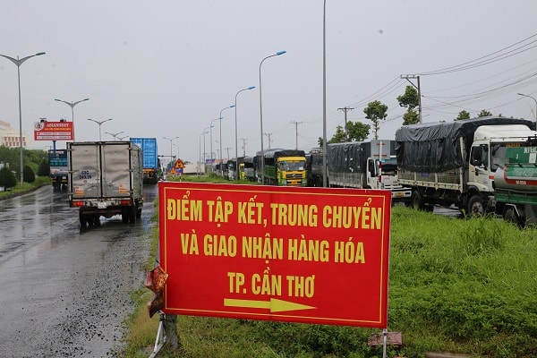 van tai hang hoa va ganh nang chi phi test covid 19 hinh 3