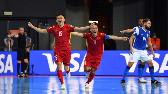 tuyen futsal viet nam thua 2 3 nga o vong 1 8 world cup hinh 1
