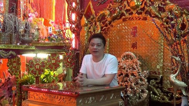 chu facebook ghe mau cuu trung bi moi len lam viec hinh 1