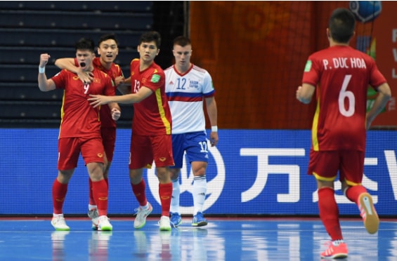 fifa afc khen ngoi tuyen futsal viet nam sau tran dau voi tuyen nga hinh 2