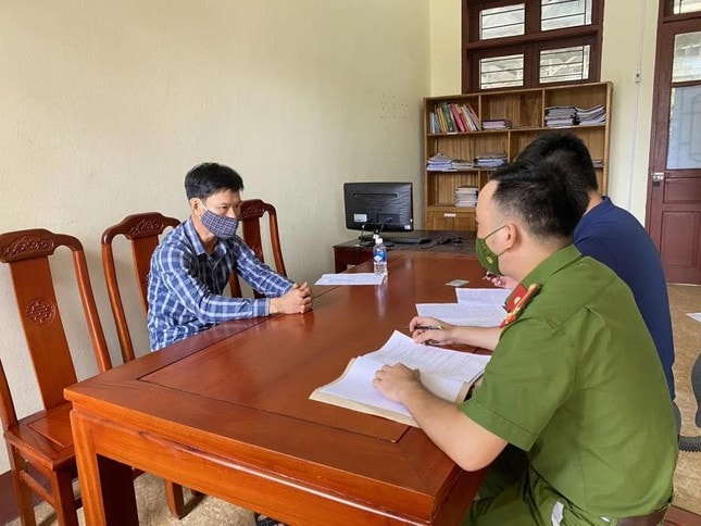 ha tinh khoi to nguoi dan ong nhan bao quan xac uop ho trong nha hinh 1