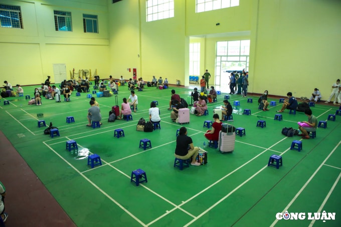 ha noi don cong dan cach ly du 21 ngay tai ky tuc xa dai hoc fpt ve noi cu tru hinh 7
