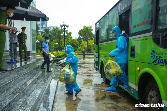 ha noi don cong dan cach ly du 21 ngay tai ky tuc xa dai hoc fpt ve noi cu tru hinh 2
