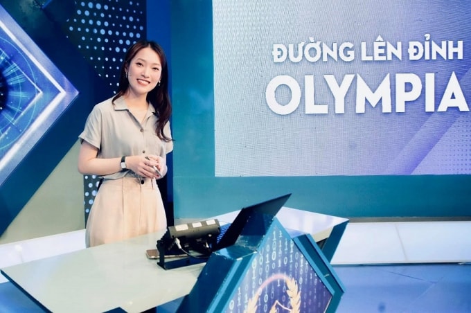 khanh vy tro thanh mc chinh thuc cua duong len dinh olympia hinh 2