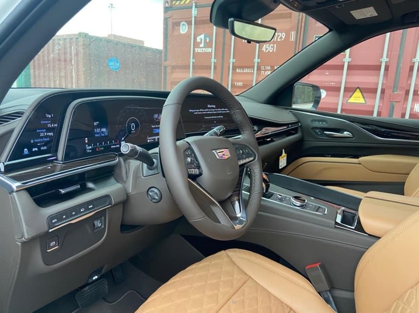 xe sang cadillac escalade esv 2021 mau trang dau tien ve viet nam hinh 5