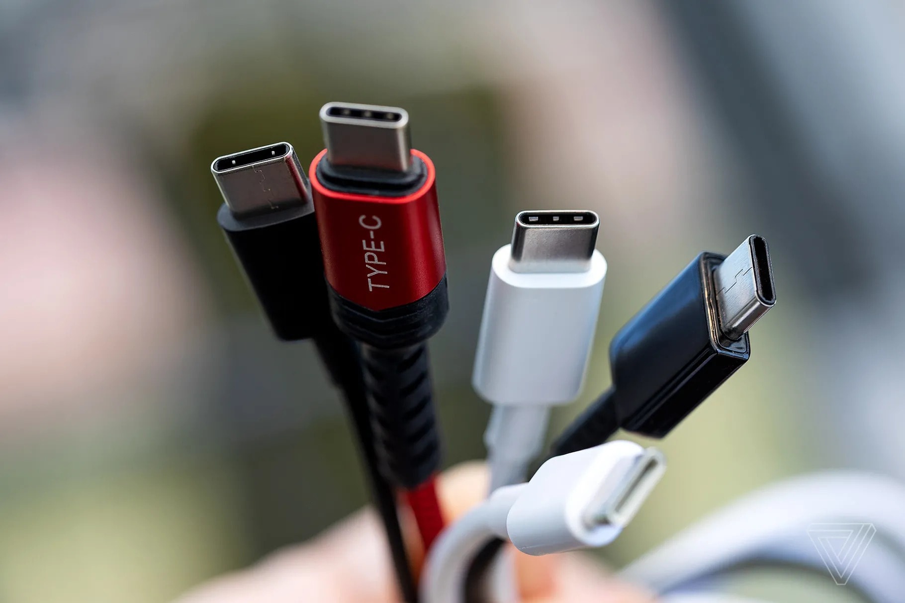 iphone cua apple co the se phai chuyen sang su dung cong sac usb c hinh 1