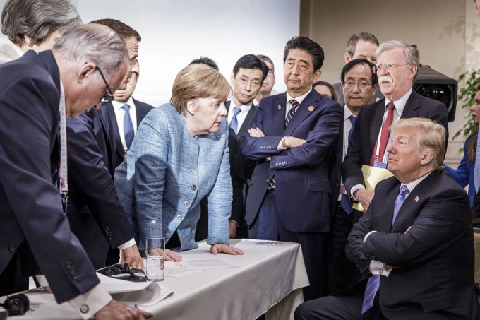 ai co the lap duoc khoang trong cua ba angela merkel hinh 1
