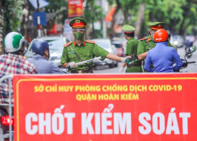 ha noi giam sat y te nguoi ve tu vung dich ha nam hinh 1