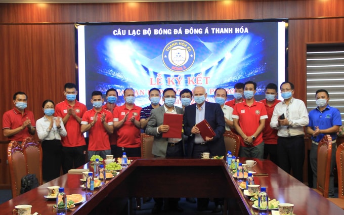 hlv petrovic noi gi khi ky hop dong voi dong a thanh hoa hinh 1