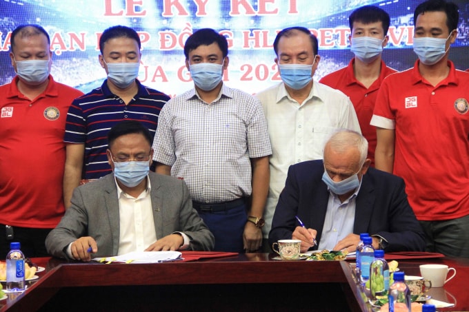 hlv petrovic noi gi khi ky hop dong voi dong a thanh hoa hinh 3