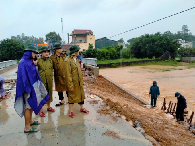 mua lon gay ngap sau nguoi dan chay lu hinh 6
