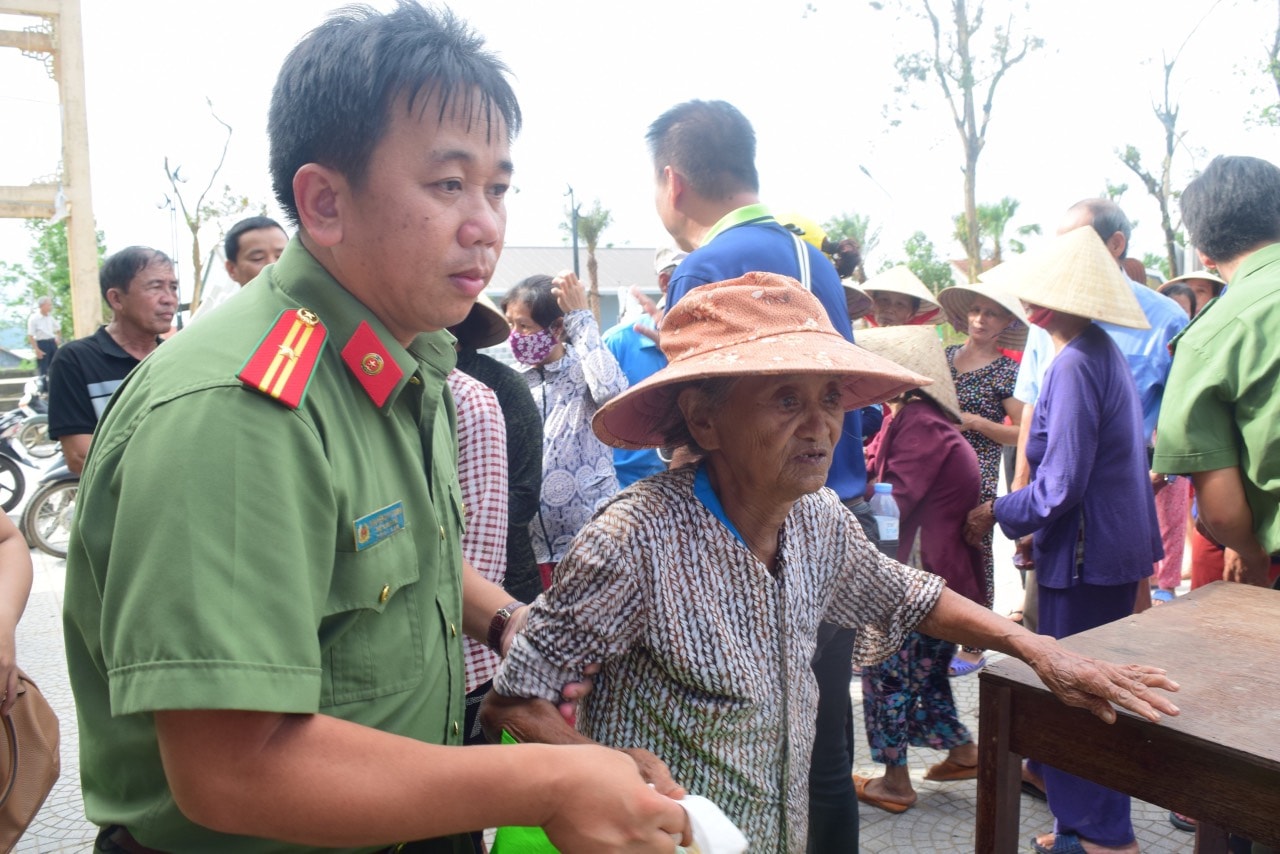 thieu ta nha bao duy trung moi ngay thuc day luon co gang giup duoc cang nhieu nguoi cang tot hinh 3