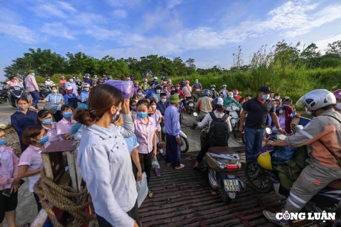 hang tram nguoi dan co nhu cau di vinh phuc phu tho khien ben pha qua tai hinh 3