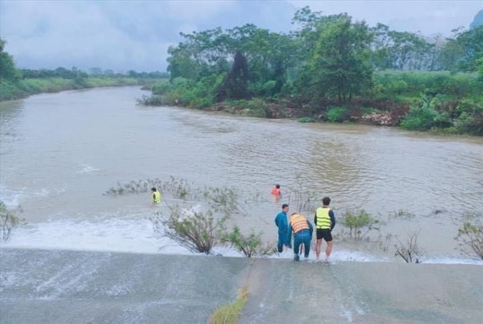 hoa binh thieu nu 14 tuoi tu vong do duoi nuoc hinh 1