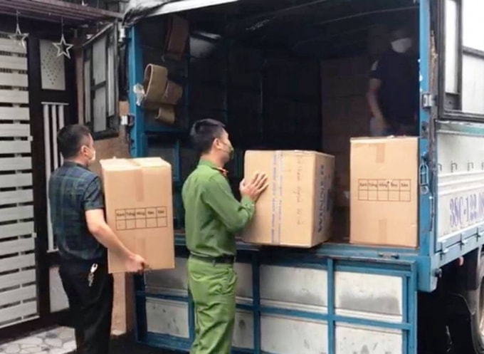 mua luong lon hang vat tu y te khong ro nguon goc ve ban kiem loi hinh 1