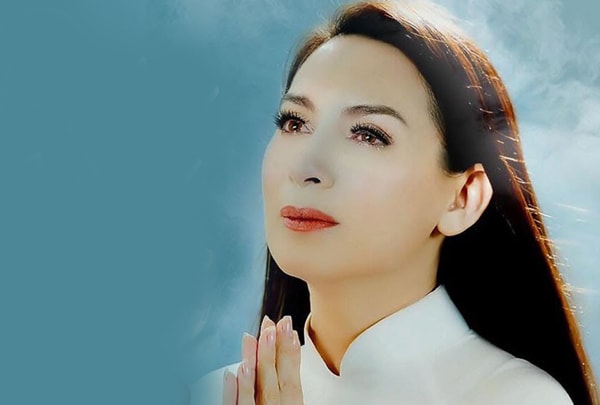 nu ca si phi nhung qua doi sau hon 1 thang dieu tri covid 19 hinh 1