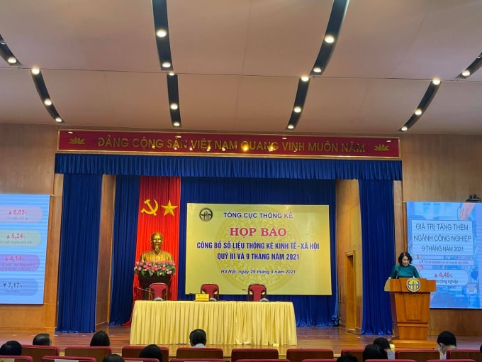 gdp viet nam quy iii 2021 giam ky luc am 617 hinh 1