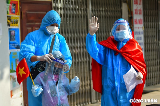 hon 1000 nguoi dan o o dich lon nhat ha noi duoc tro ve nha hinh 7