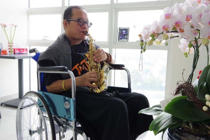 nghe si tran manh tuan da co the ngoi day thoi vai not nhac saxophone hinh 2