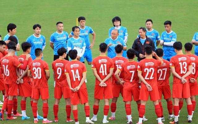 hlv park hang seo chot danh sach rut gon tuyen viet nam cong phuong tro lai trong hoang vang mat hinh 1