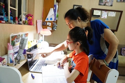 hoc online khong hieu qua cu tri kien nghi som tiem vac xin cho hoc sinh de di hoc tro lai hinh 1
