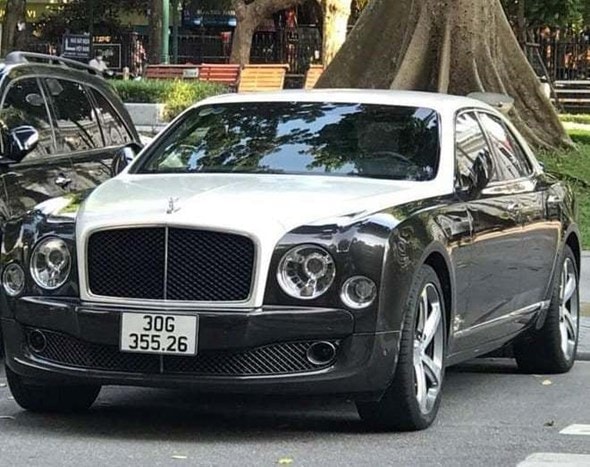 ha noi lam ro vu sieu xe bentley deo bien kiem soat gia hinh 1