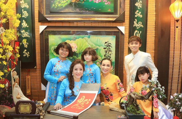 nhieu loan thong tin nam sinh cua phi nhung thuy nga mong gia dinh dinh chinh lai hinh 2