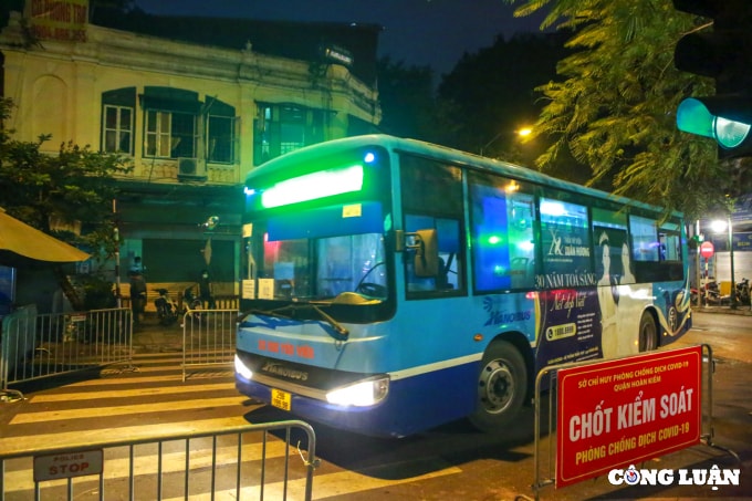 dua hon 100 f1 tai o dich bv viet duc di cach li tap trung ngay trong dem hinh 12