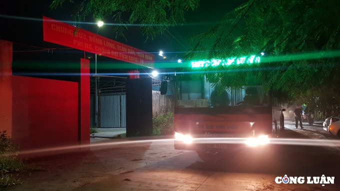 dua hon 100 f1 tai o dich bv viet duc di cach li tap trung ngay trong dem hinh 22