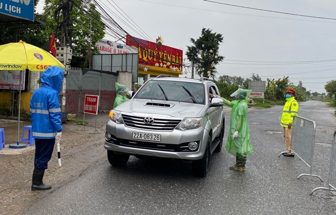 ha noi trong 24 gio kiem soat hon 27000 luot nguoi ra vao thanh pho hinh 1