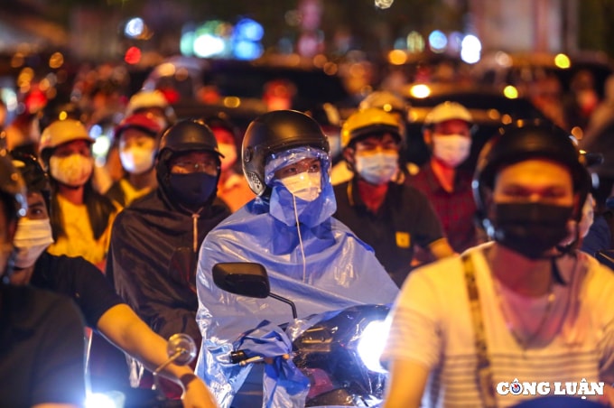 ha noi mua lon vao gio tan tam nhieu tuyen pho un tac hinh 5