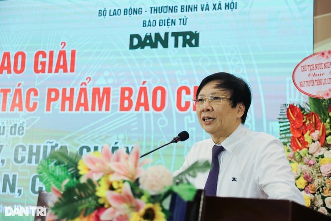 trao giai cuoc thi anh va tac pham bao chi ve phong chay chua chay va cuu nan cuu ho hinh 1