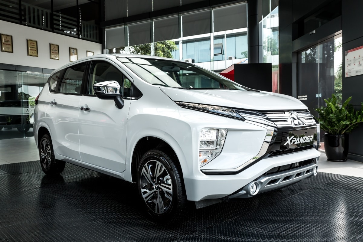 nguoi dung mua oto mitsubishi duoc uu dai 50 phi truoc ba trong thang 10 hinh 1