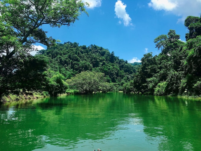 du lich ho ba be vien ngoc xanh giua rung dong bac hinh 2