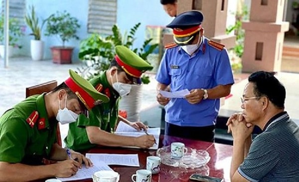 bat giu nguyen chu tich ubnd xa do sai pham lien quan den dat dai hinh 1
