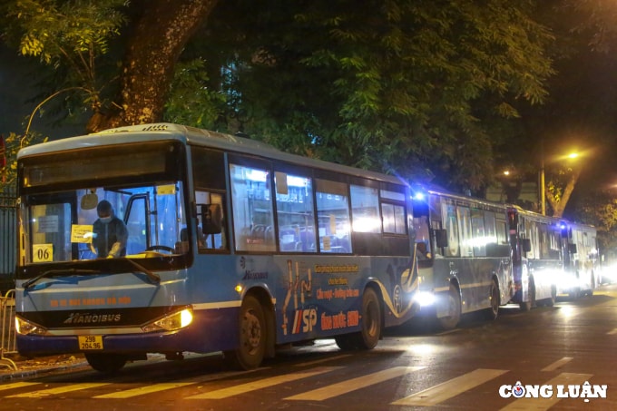chuyen hon 1000 benh nhan va nguoi nha tu bv viet duc den 3 benh vien lon o ha noi hinh 1