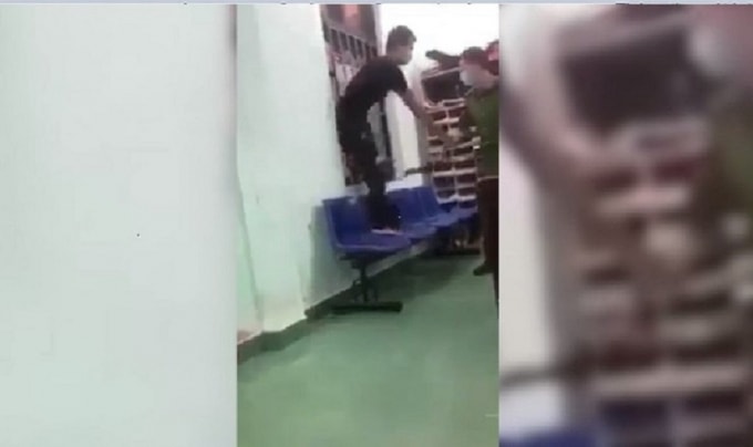tam dinh chi cong tac dai uy cong an di roi dien doa thanh nien khi hoi cung hinh 1