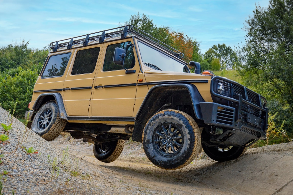 kham pha mau xe mercedes benz g class phien ban dac biet danh cho quan doi hinh 1
