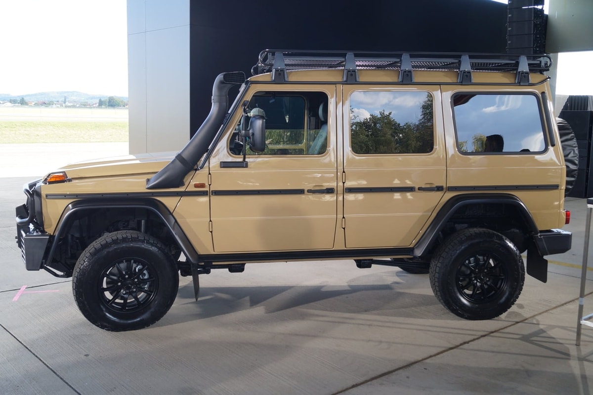kham pha mau xe mercedes benz g class phien ban dac biet danh cho quan doi hinh 6